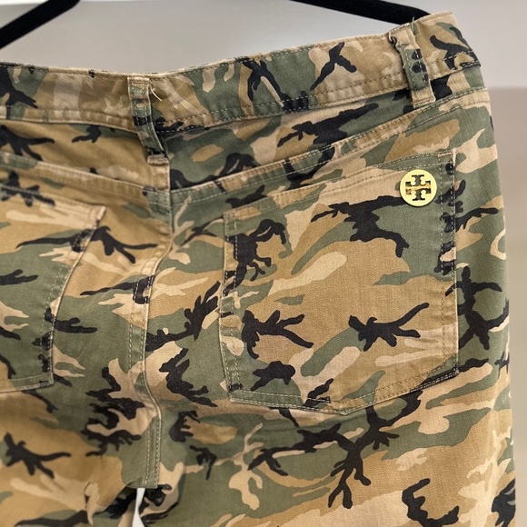 Tory Burch Camouflage Print Skinny Jeans - Size 30. - Picture 10 of 14